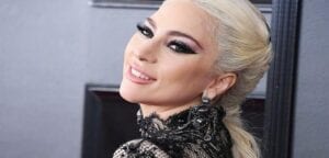 Cérémonie Des Golden Globes: Lady Gaga Porte 5 Millions De Dollars De Bijoux-Photos