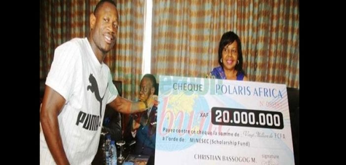 Cameroun : Christian Bassogog fait don de 20 millions de FCFA au ministère de l’enseignement secondaire