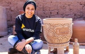 Un Réfrigérateur Sans Électricité, Naturel En Argile Désormais Possible Grâce À Une Étudiante Marocaine De 23 Ans