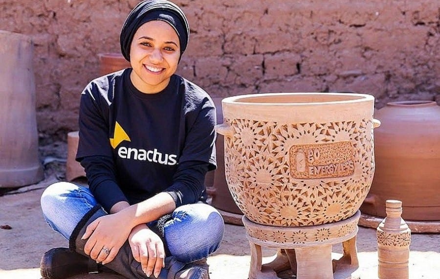 Un réfrigérateur sans électricité, naturel en argile désormais possible grâce à une étudiante marocaine de 23 ans