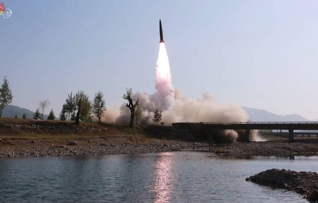 La Corée Du Nord Tire Deux Missiles