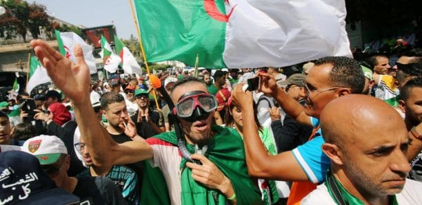 Algérie,Les Manifestants ,Réclament ,Arrestation, Chef D'État Major