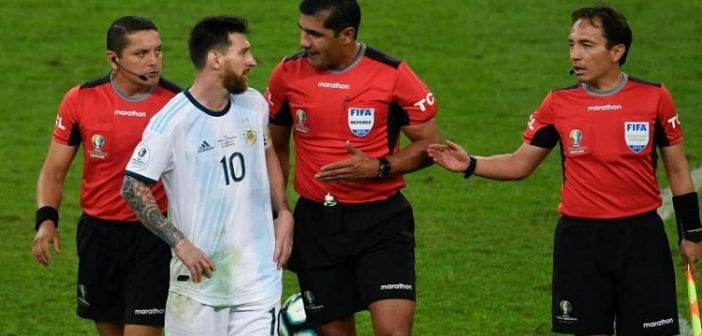 “Ils N’ont Pas Arrêté De Siffler Des Conneries Pendant Cette Copa America”: Messi S’en Prend Aux Arbitres
