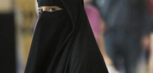 Tunisie : Le Port Du Niqab Interdit Dans Les Institutions Publiques