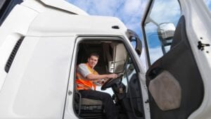 Besoin De Formateur Tracteur Routier Pour Bollore Transport & Logistics