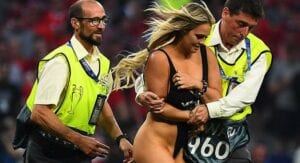 Kinsey Wolanski Et Son Petit Ami Se Sont Faits Arrêter Avant La Finale De La Copa America !