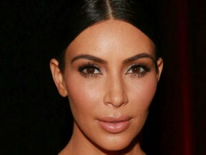 Kim Kardashian : Moquée Pour Ses Imperfections Cutanées, Elle Sort Du Silence