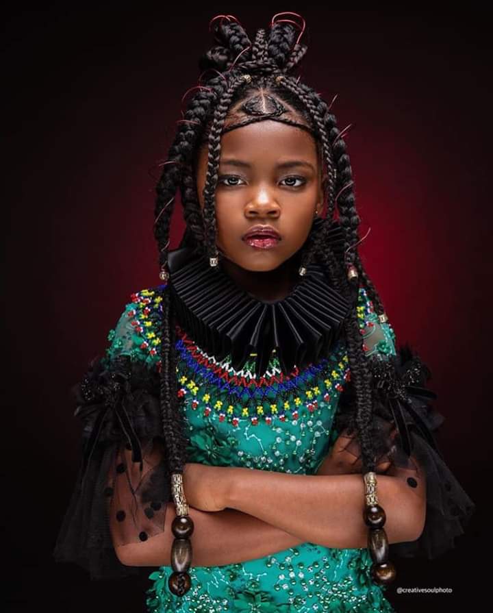 14 - Vingt (20) photos d'enfants africains mannequins qui crèvent l'écran