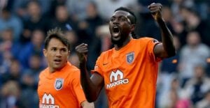 Emmanuel Adébayor Est Annoncé Au West Ham