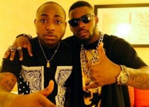 Davido S’engage À Subvenir Aux Besoins De La Famille De Feu Dj Arafat Pendant Toute Sa Vie