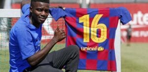 Fc Barcelone : Moussa Wague Signe Son Premier Contrat Pro