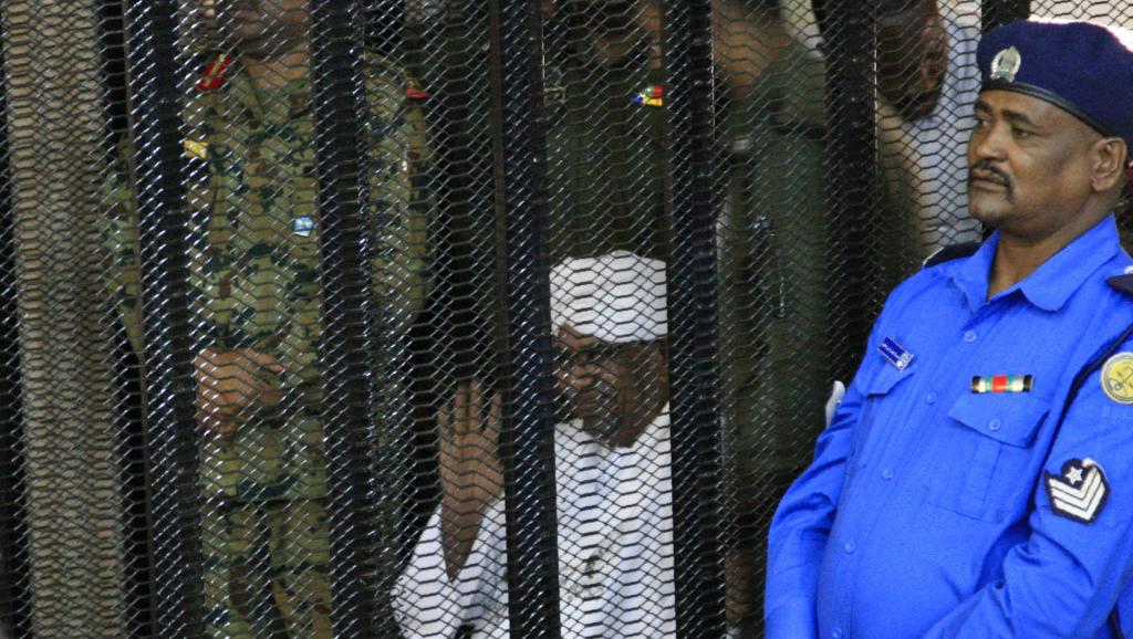 Procès Omar El Béchir: La défense demande sa libération sous caution