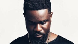 Dépigmentation Des Jeunes Filles : L&Rsquo;Artiste Sarkodie Prend Une Décision Radicale