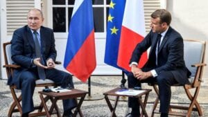 France : Ce Que Se Sont Dits Emmanuel Macron Et Vladimir Poutine