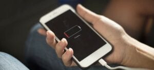 Société : La Batterie De Votre Téléphone Guide Vos Attitudes Sociales