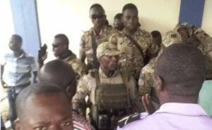 Côte D’ivoire: Les Images De L’attaque Des Éléments Des Forces Spéciales Sur La Préfecture De Police D’abidjan Côte D’ivoire, Les Images De L’attaque Des ,Éléments Des Forces Spéciales , Préfecture De Police D’abidjan