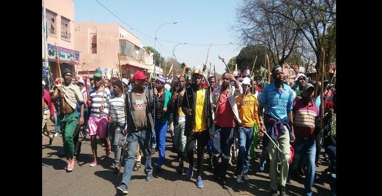 « Les étrangers doivent partir ». Des manifestants Sud-Africains de nouveau dans les rues (vidéo)