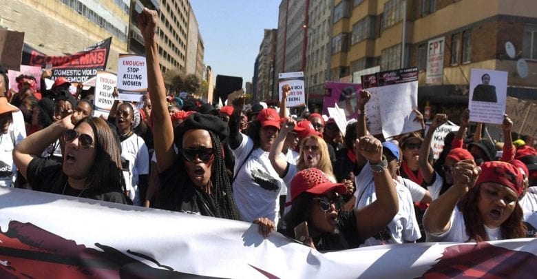 Une femme est assassinée toutes les trois heures en Afrique du Sud selon Bloomberg