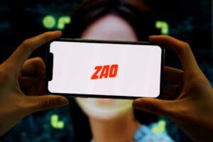 Chine : Zao, La Nouvelle Application Virale Qui Suscite Des Inquiétudes