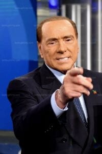 L&Rsquo;Octogénaire Berlusconi Quitte Sa Femme De 34 Ans Pour  Une Autre Plus Jeune