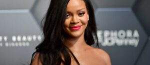 Des Autobiographies Collector De Rihanna Vendues Au Prix De 110000$