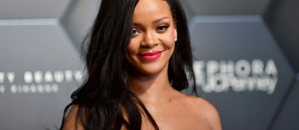 Des Autobiographies Collector De Rihanna Vendues Au Prix De 110000$