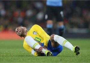 Urgent: Neymar Sort Sur Blessure À La 12Ème Minute Face Au Nigeria