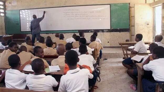 Côte D&Rsquo;Ivoire : Un Professeur S’écroule En Plein Cours Et Meurt
