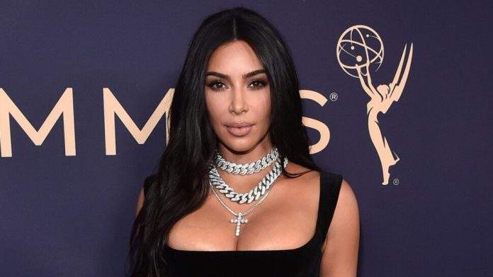 Kim Kardashian Explose Ebay Avec Sa Garde Robe