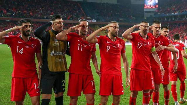 La Célébration Militaire Des Joueurs Turcs Va Être Examinée Par La Fifa
