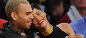 Rihanna Suscite La Colère De Ses Fans À Cause De Chris Brown