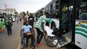 Le Rwanda Met En Circulation Des Bus Adaptés Aux Personnes Handicapées