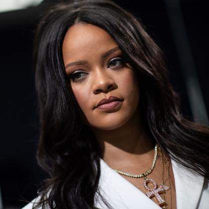 Rihanna Doingbuzz