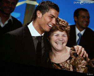 La Mère De Cristiano Ronaldo Déclare  « La Mafia Du Football Ne Veut Plus Que Cr7 Gagne D&Rsquo;Autres Prix »