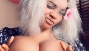 Cossy Ojiakor Fait L’étalage De Ses Seins Nus, Elle Dit Qu’il S’agit D’un «Repas Santé À 3 Carrés» Et D’un «100% Naturel»