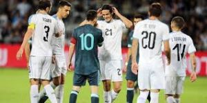 Lionel Messi Et Edinson Cavani Ont Failli Se Battre Pendant Un Match