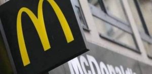 Elle Perd Son Travail Chez Mcdo Après Avoir Dénoncé Son Manager Qui La Filmait À Son Insu