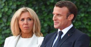 Emmanuel Macron: Quand Brigitte Recadre Son Époux En Public