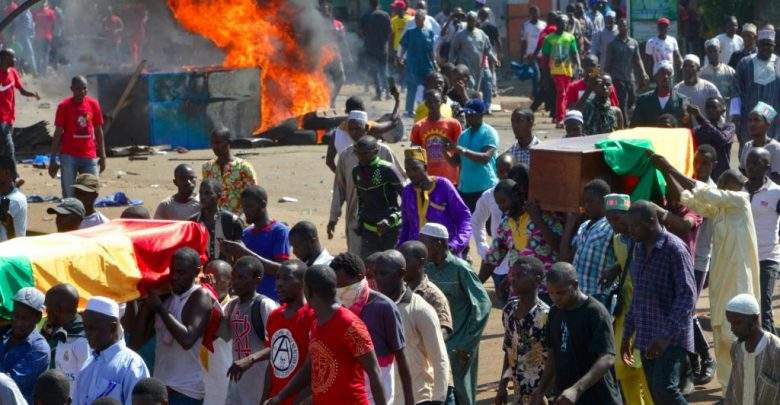 Guinée Marche Funèbresang Plusieurs Morts