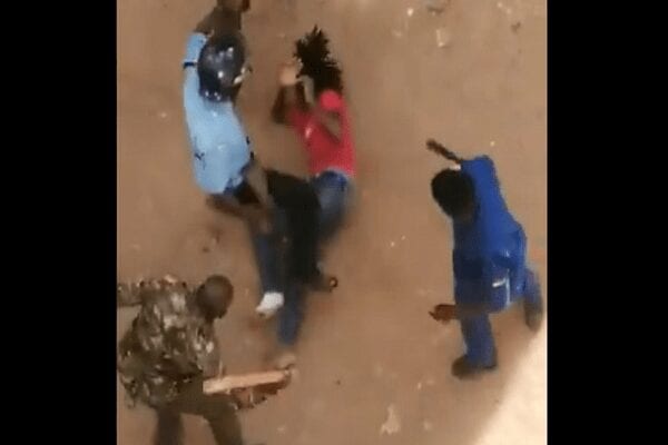 Kenya vague dindignation bastonnadeetudiant policiers video - Kenya : vague d’indignation après la bastonnade d’un étudiant par des policiers (vidéo)