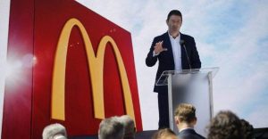 Le Patron De Mcdonald’s Limogé Après Une Liaison Au Sein De L’entreprise