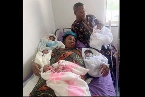 Nigeria : Âgée De 44 Ans, Elle Donne Naissance À Des Quintuplés Après 16 Ans De Mariage