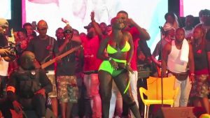 Maria Mobil Choque Les Fans Au Concert D’ariel Sheney