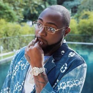 People : Le Geste Incroyable De Davido Envers Un Jeune Artiste Nigérian