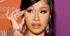 Cardi B Affiche Ses Fesses Sexy Dans Un Pantalon Ultra Moulant (Photo)