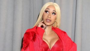 Cardi B Se Filme Dans Les Toilettes…Ses Fans Choqués Par Les Images!(Vidéo)