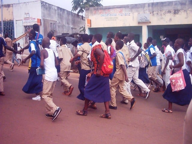 Bénin : Des Élèves Exclus Après Avoir Loué Une Pièce Pour Des Rapports S3Xuels