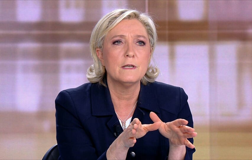 Marine Le Pen Accuse Emmanuel Macron  De «Salir L’histoire De France»
