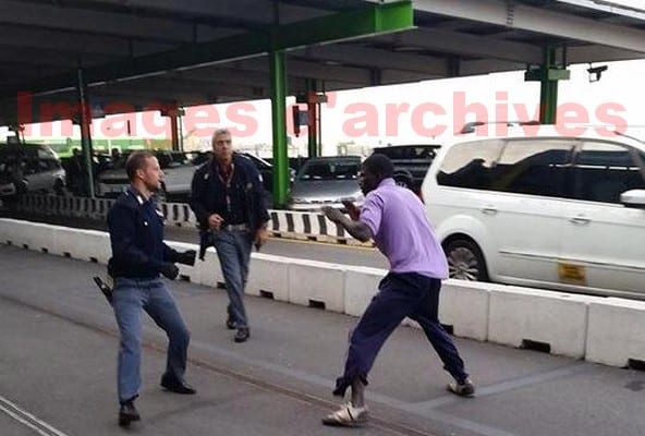 Italieambulant sénégalais frappe policiers et va en prison - Italie : L’ambulant sénégalais frappe des policiers et va en prison