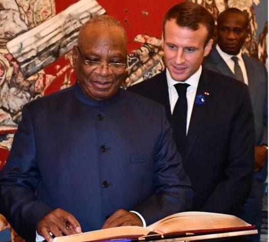 Mali Le Président Ibk Macron Maliens Mordre La Main France